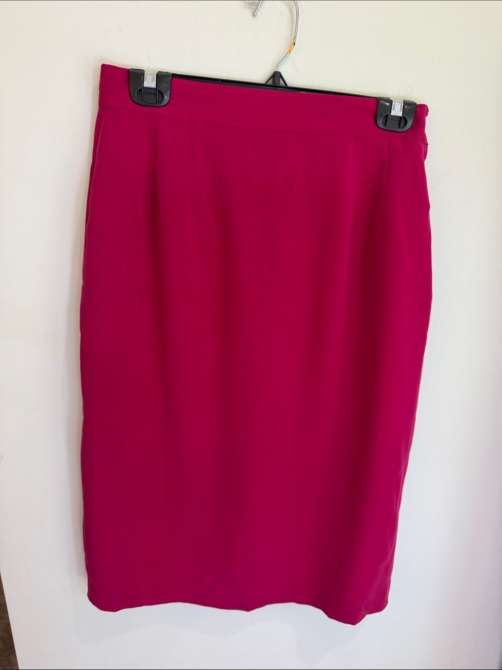 Vintage Women's Hot Pink/Fuchsia 100% Silk Buttery Soft Pencil Skirt